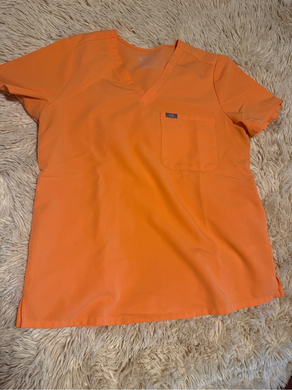 Figs Women’s Papaya V-Neck Scrub Top